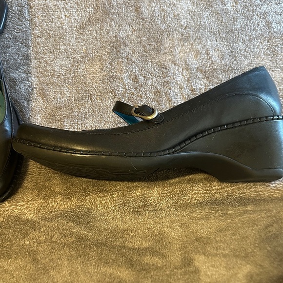 Kenneth Cole Reaction Black Mary Jane - Picture 2 of 4